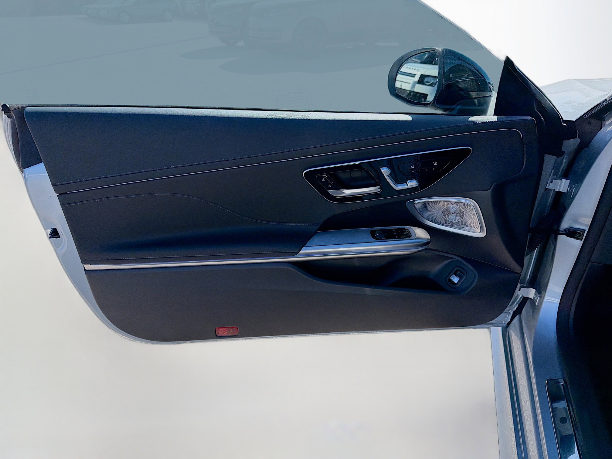 Used 2025 Mercedes-Benz CLE 300 4MATIC Coupe w/ AMG Line image 21