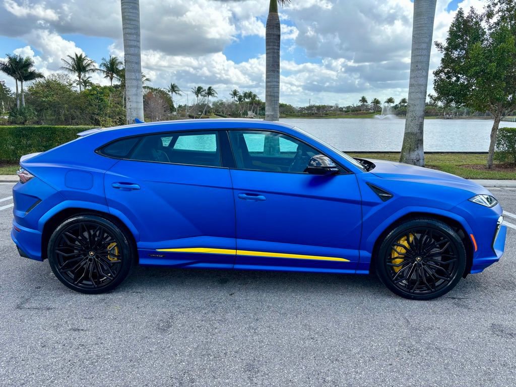Used 2025 Lamborghini Urus SE image 5