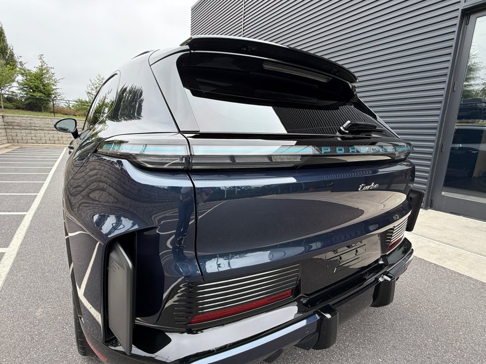 New 2026 Porsche Cayenne Turbo Electric AWD/4WD image 14