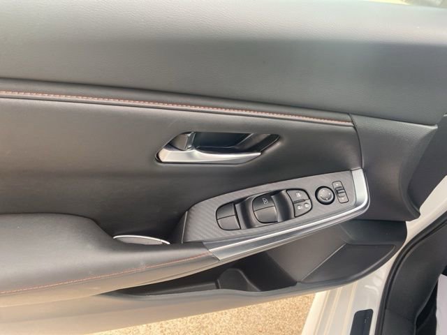 Used 2025 Nissan Sentra SR FWD image 17