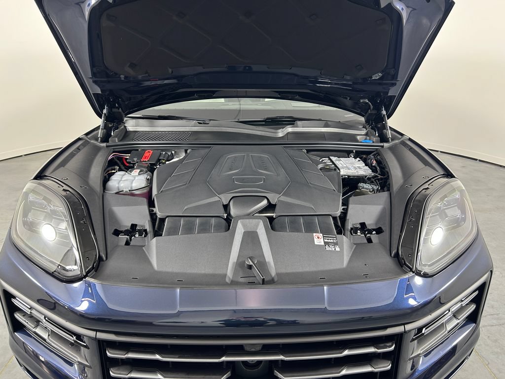 New 2026 Porsche Cayenne AWD/4WD image 30