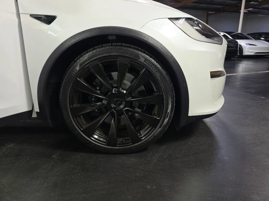 Used 2022 Tesla Model X image 20