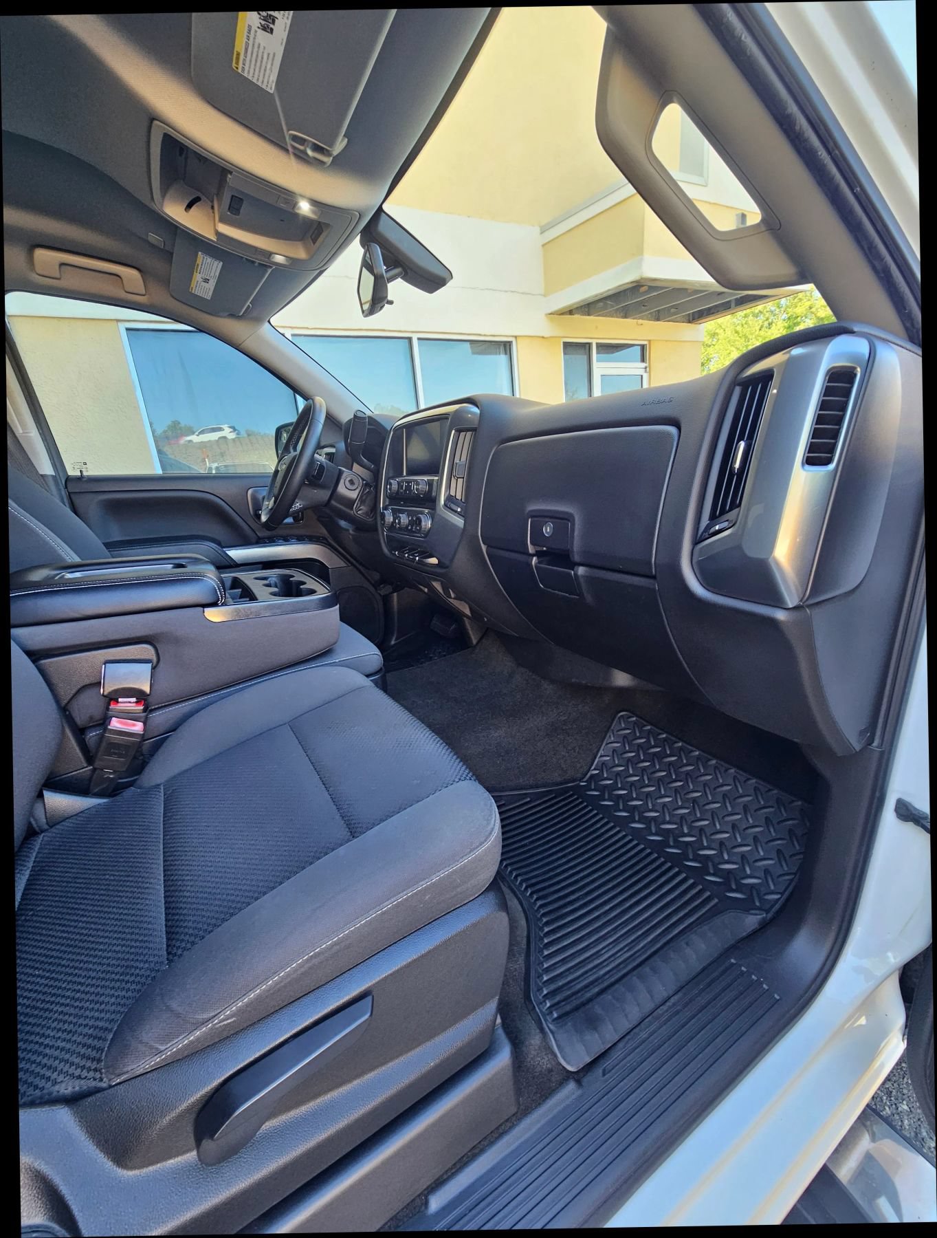 Used 2018 Chevrolet Silverado 1500 LT w/ LT Eassist Package RWD image 31