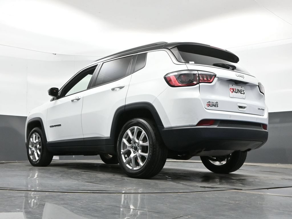 Used 2025 Jeep Compass Limited AWD/4WD image 46