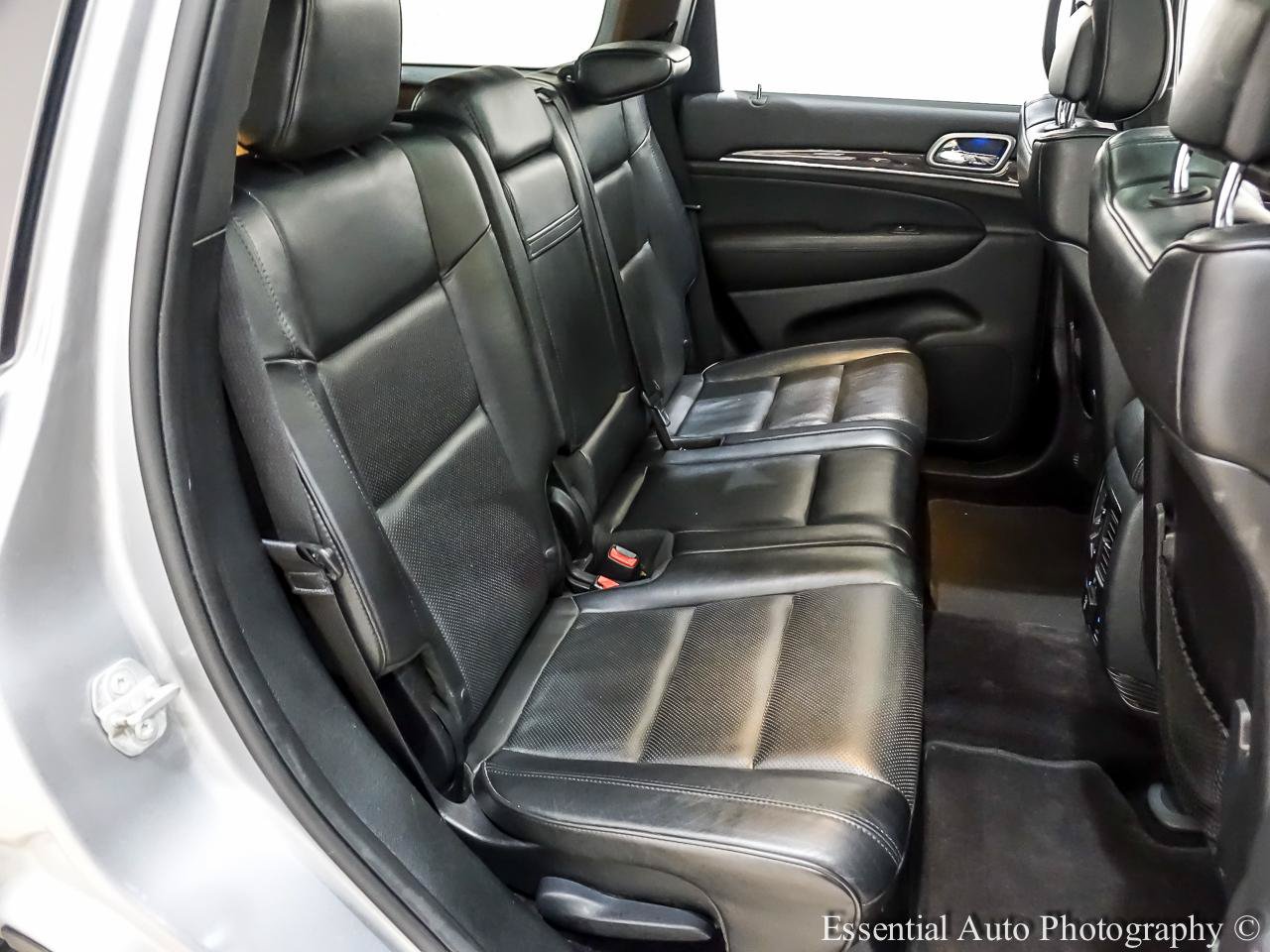 Used 2018 Jeep Grand Cherokee Overland AWD/4WD image 31