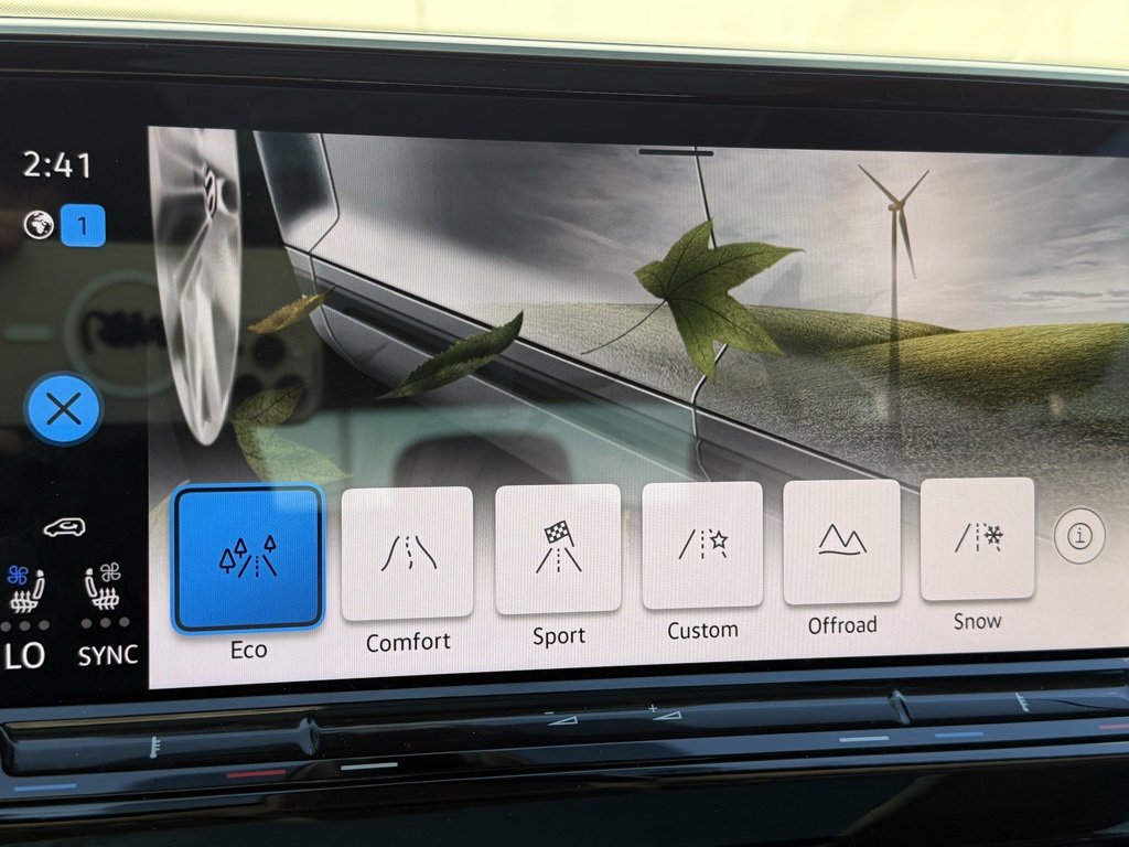 Used 2025 Volkswagen Atlas SEL image 11