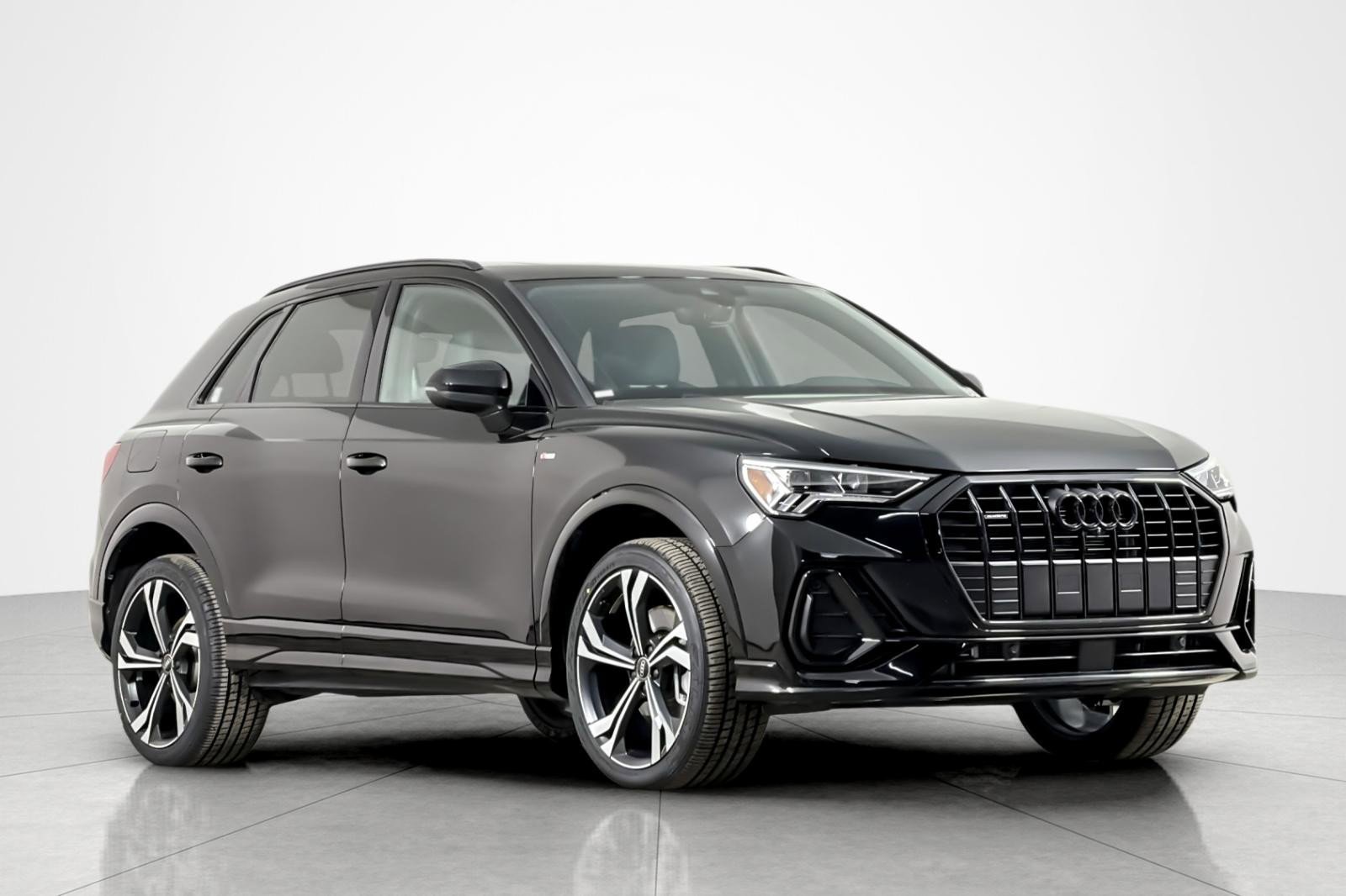 Used 2023 Audi Q3 2.0T Premium Plus w/ Premium Plus Package image 7