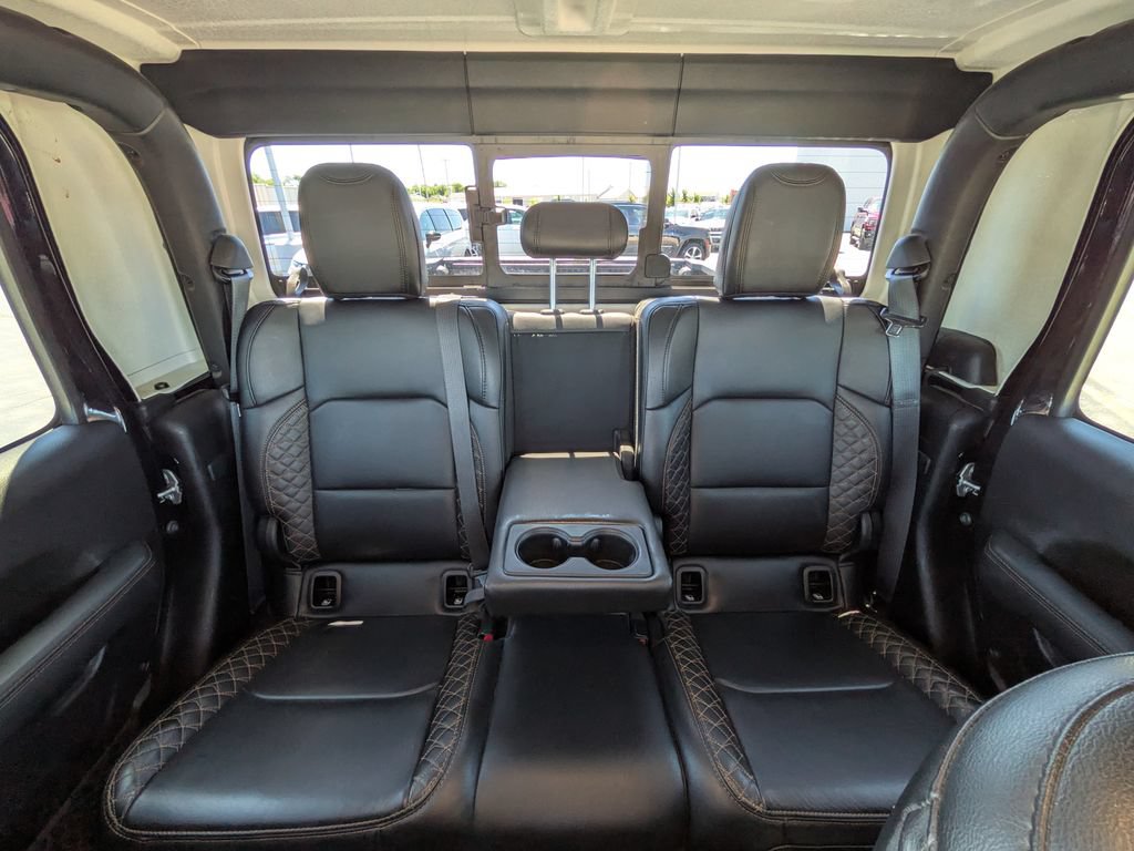 Used 2023 Jeep Gladiator Overland AWD/4WD image 19