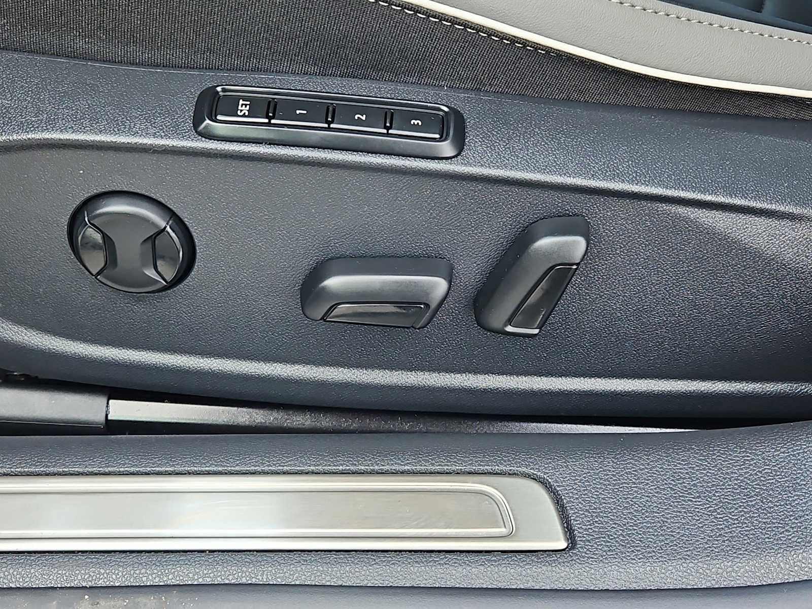 Used 2023 Volkswagen Arteon SEL AWD/4WD image 25