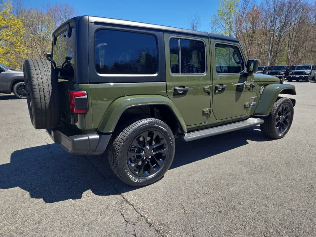 Used 2023 Jeep Wrangler Unlimited Sahara w/ Cold Weather Group AWD/4WD image 4