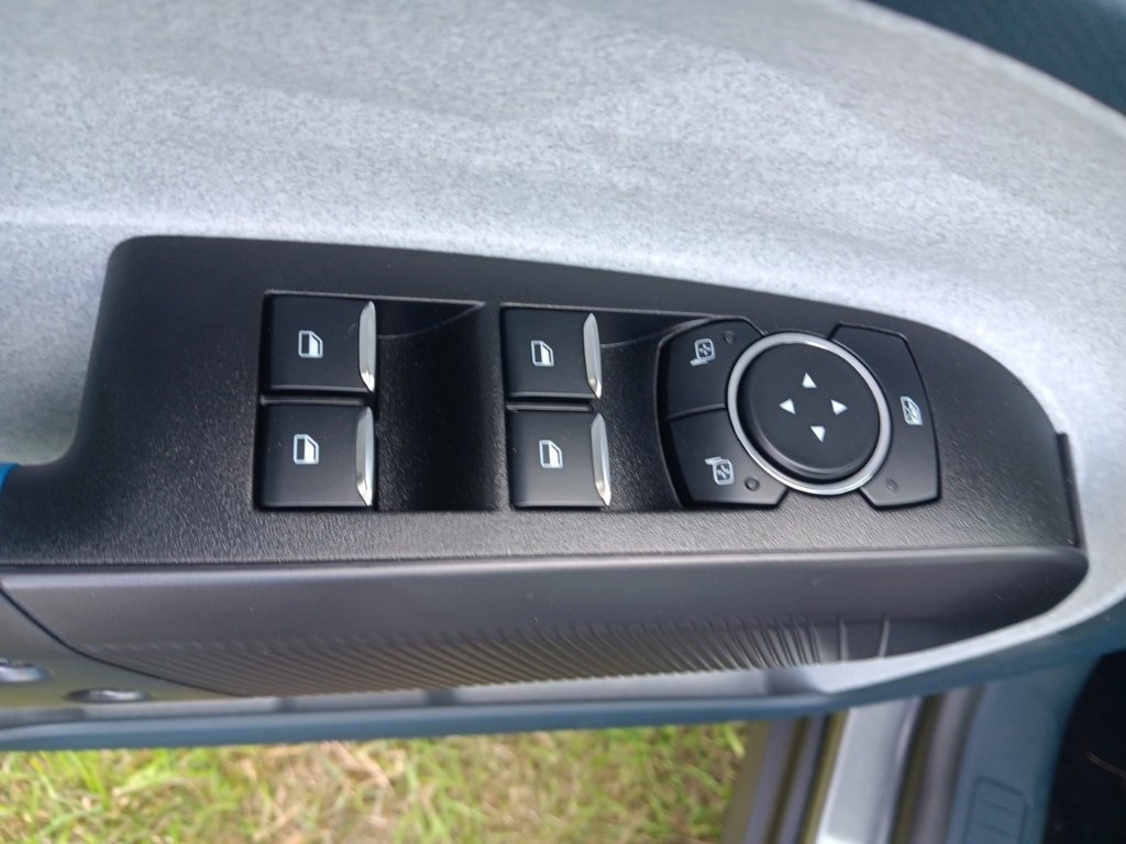 New 2025 Ford Maverick XLT w/ XLT Luxury Package image 17