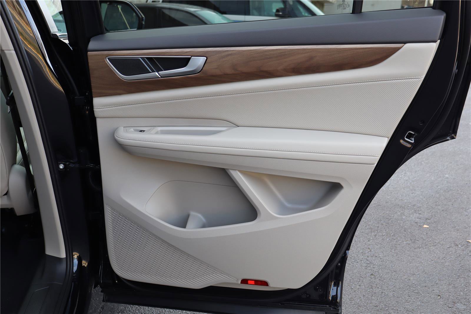 New 2026 Volkswagen Atlas SE image 29