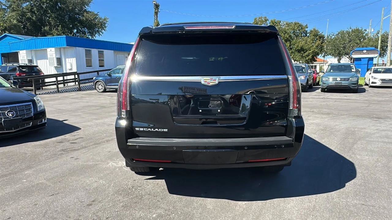 Used 2015 Cadillac Escalade Luxury AWD/4WD image 62