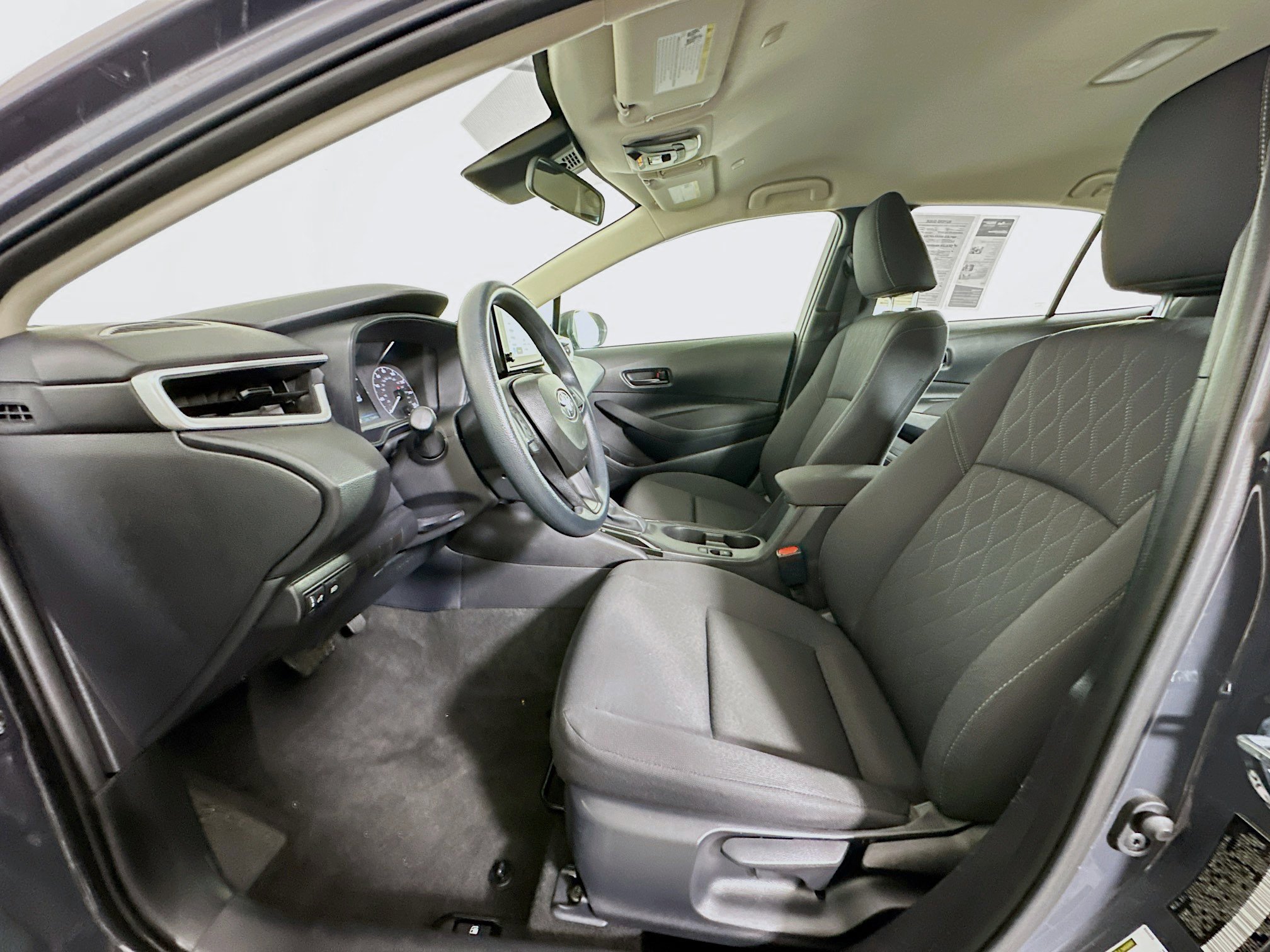 Used 2025 Toyota Corolla LE image 13