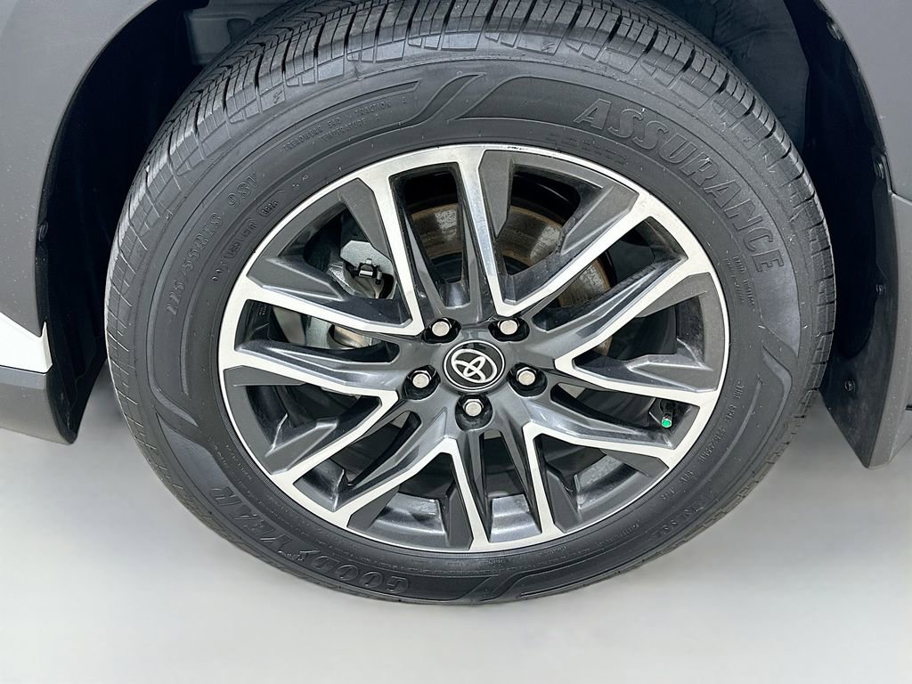 Used 2026 Toyota Corolla Cross XLE w/ Convenience Package image 33