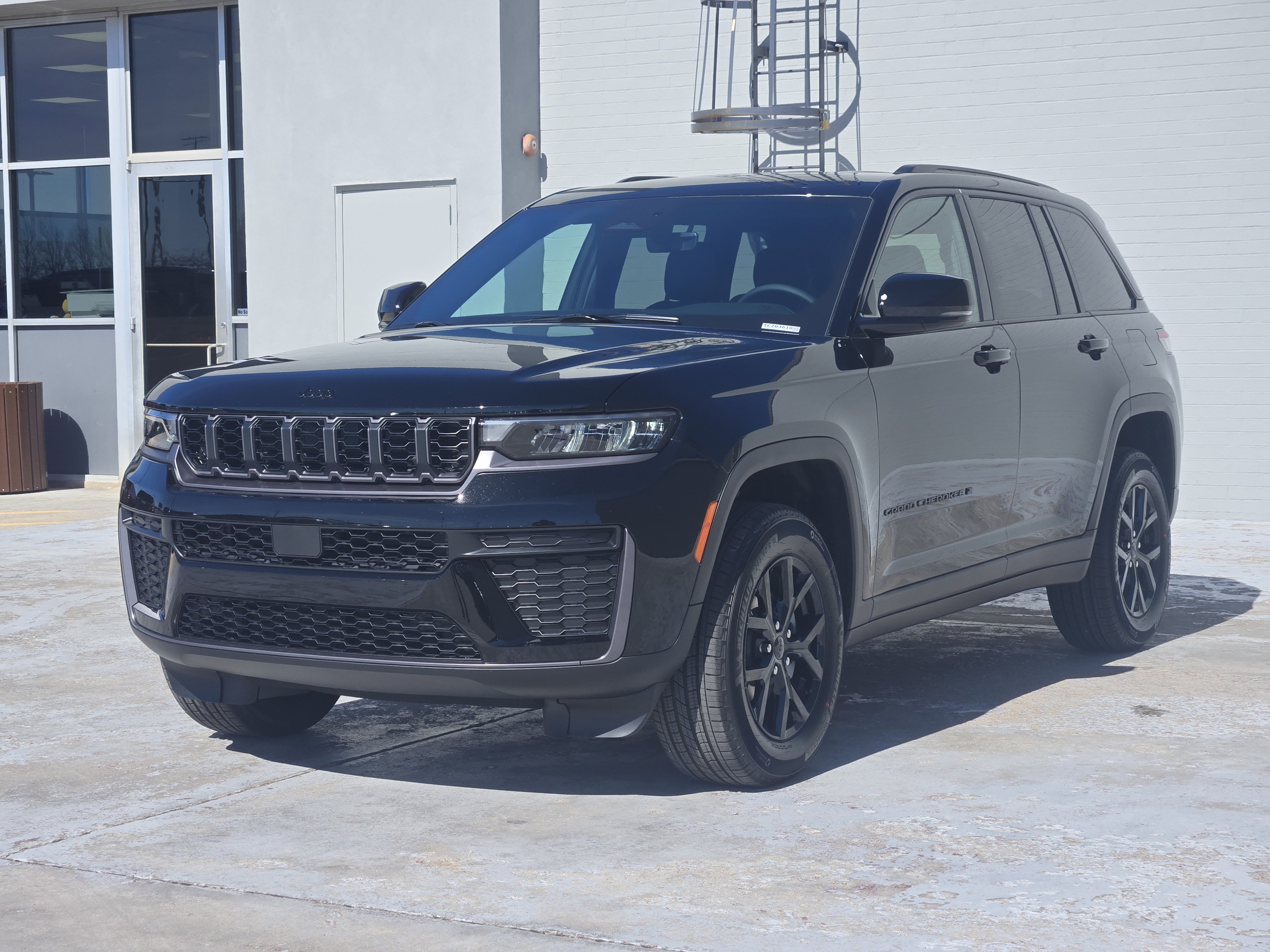 New 2026 Jeep Grand Cherokee Altitude image 2