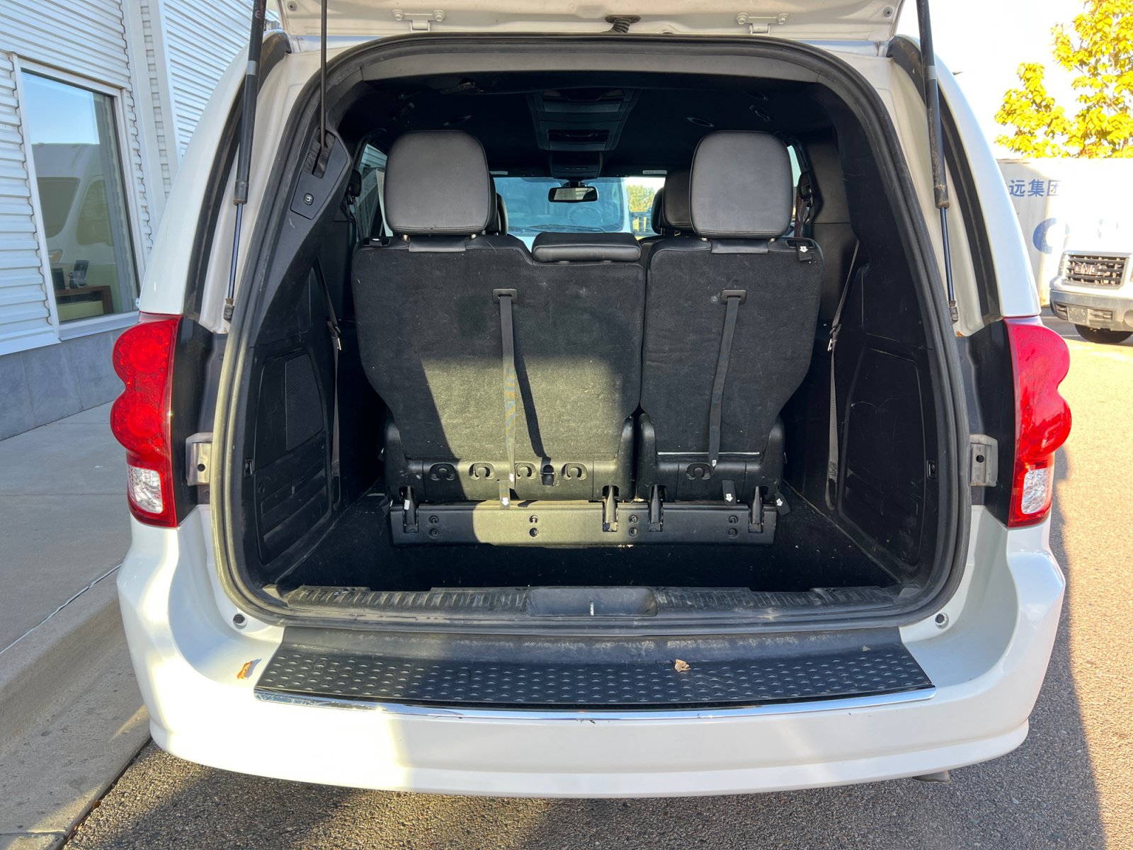 Used 2018 Dodge Grand Caravan GT FWD image 31