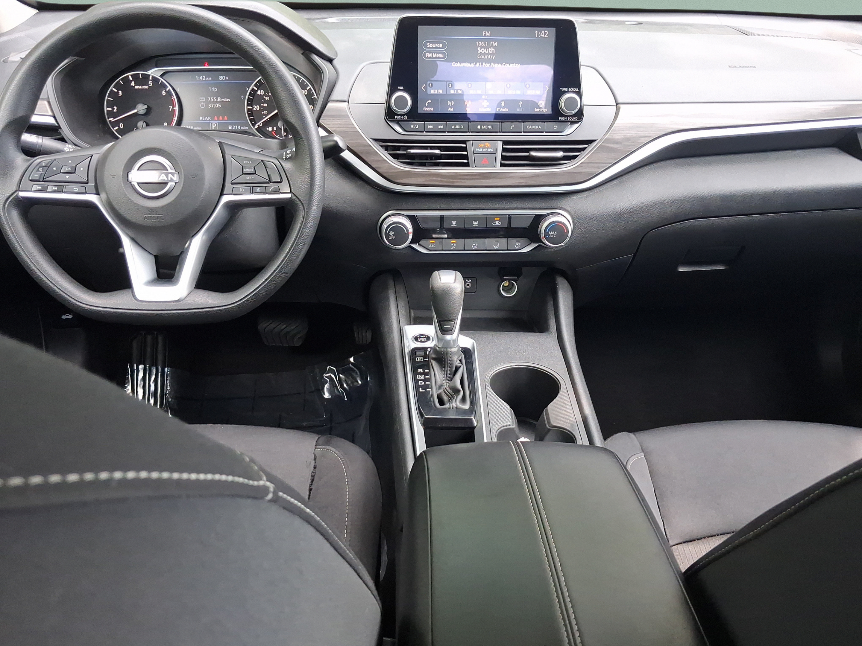 Used 2025 Nissan Altima 2.5 SV FWD image 16