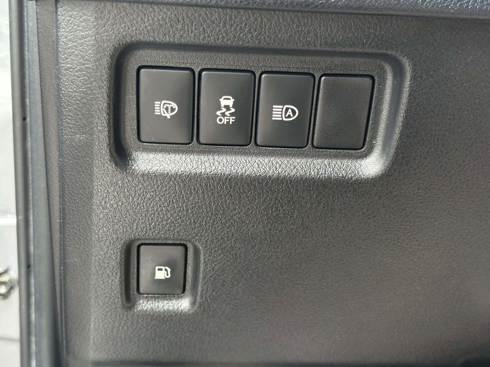 Used 2020 Lexus GX 460 Premium w/ Premium Package image 21