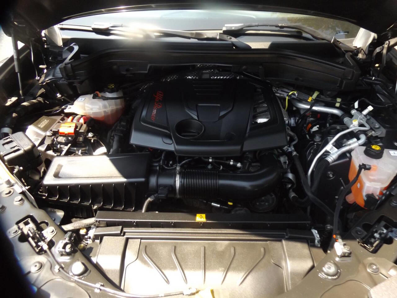 Used 2023 Alfa Romeo Stelvio Ti image 13