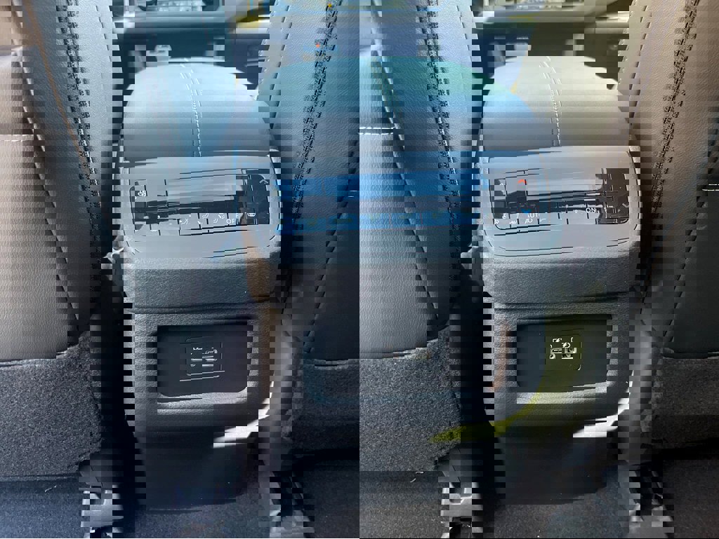 New 2025 Nissan Pathfinder SL w/ Lighting Package (N92) image 12