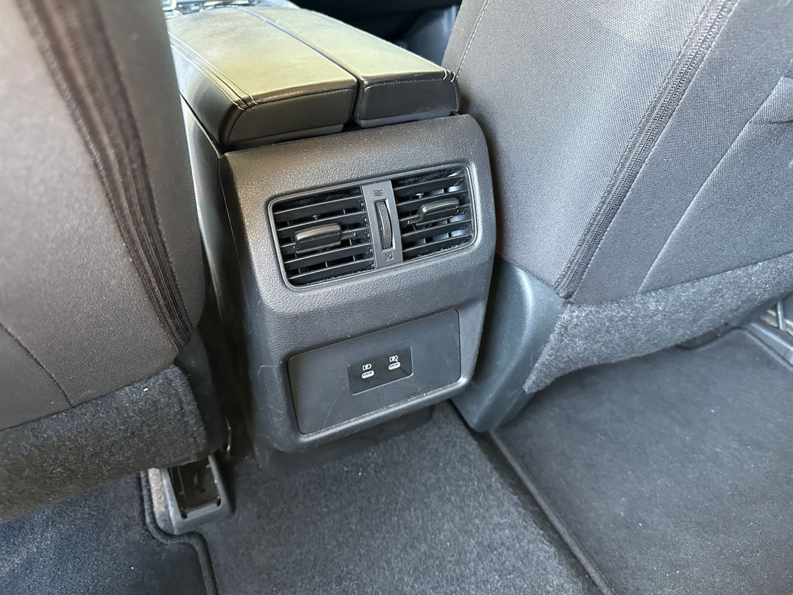 Used 2025 Nissan Rogue SV AWD/4WD image 24