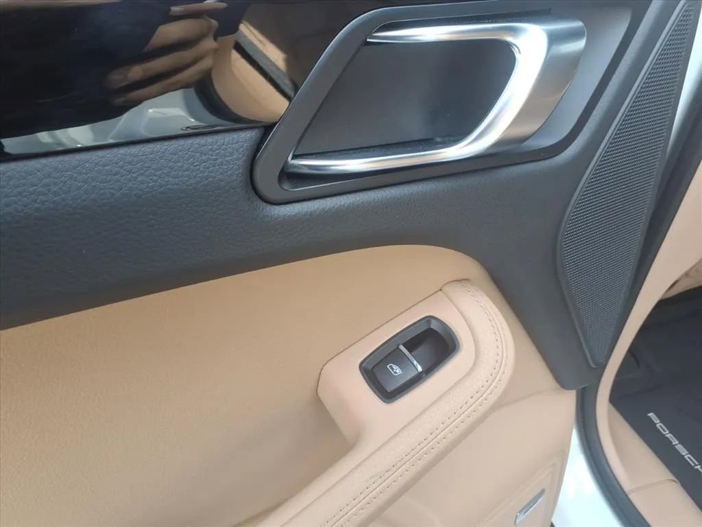 Used 2022 Porsche Macan image 21