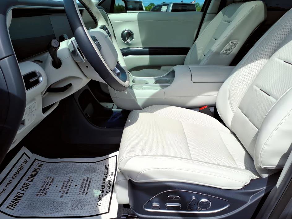 Used 2026 Hyundai Palisade Calligraphy image 17