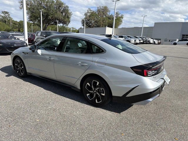 Used 2025 Hyundai Sonata SEL FWD image 3