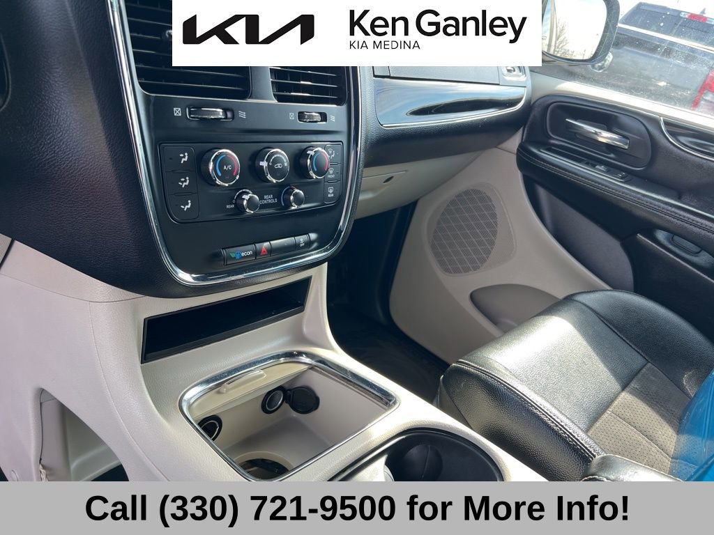 Used 2020 Dodge Grand Caravan SXT image 34