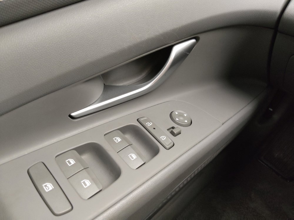 Used 2025 Hyundai Elantra SEL image 27