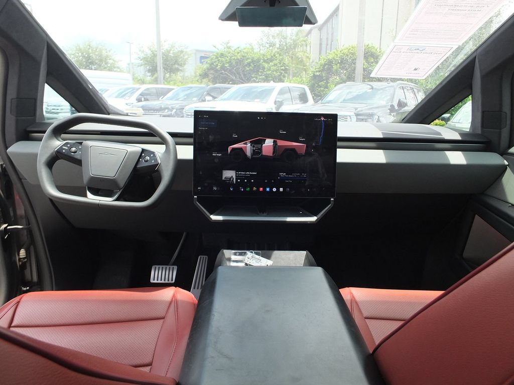 Used 2025 Tesla Cybertruck AWD Crew Cab image 23