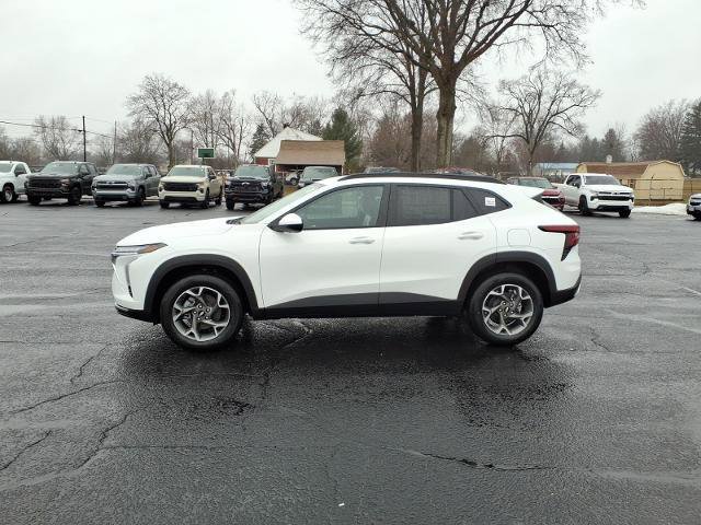New 2026 Chevrolet Trax LT w/ LT Convenience Package FWD image 2