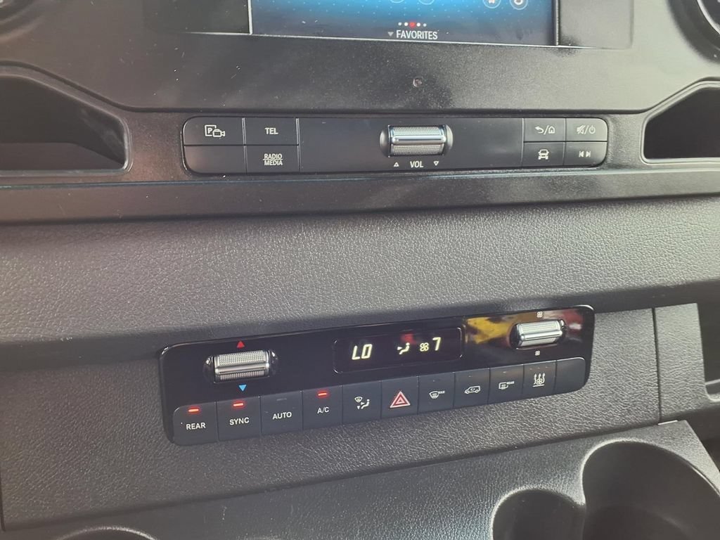 Used 2024 Mercedes-Benz Sprinter 2500 image 9