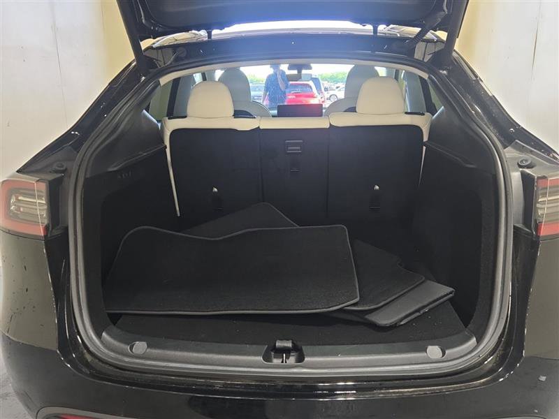 Used 2023 Tesla Model Y Performance AWD/4WD image 9