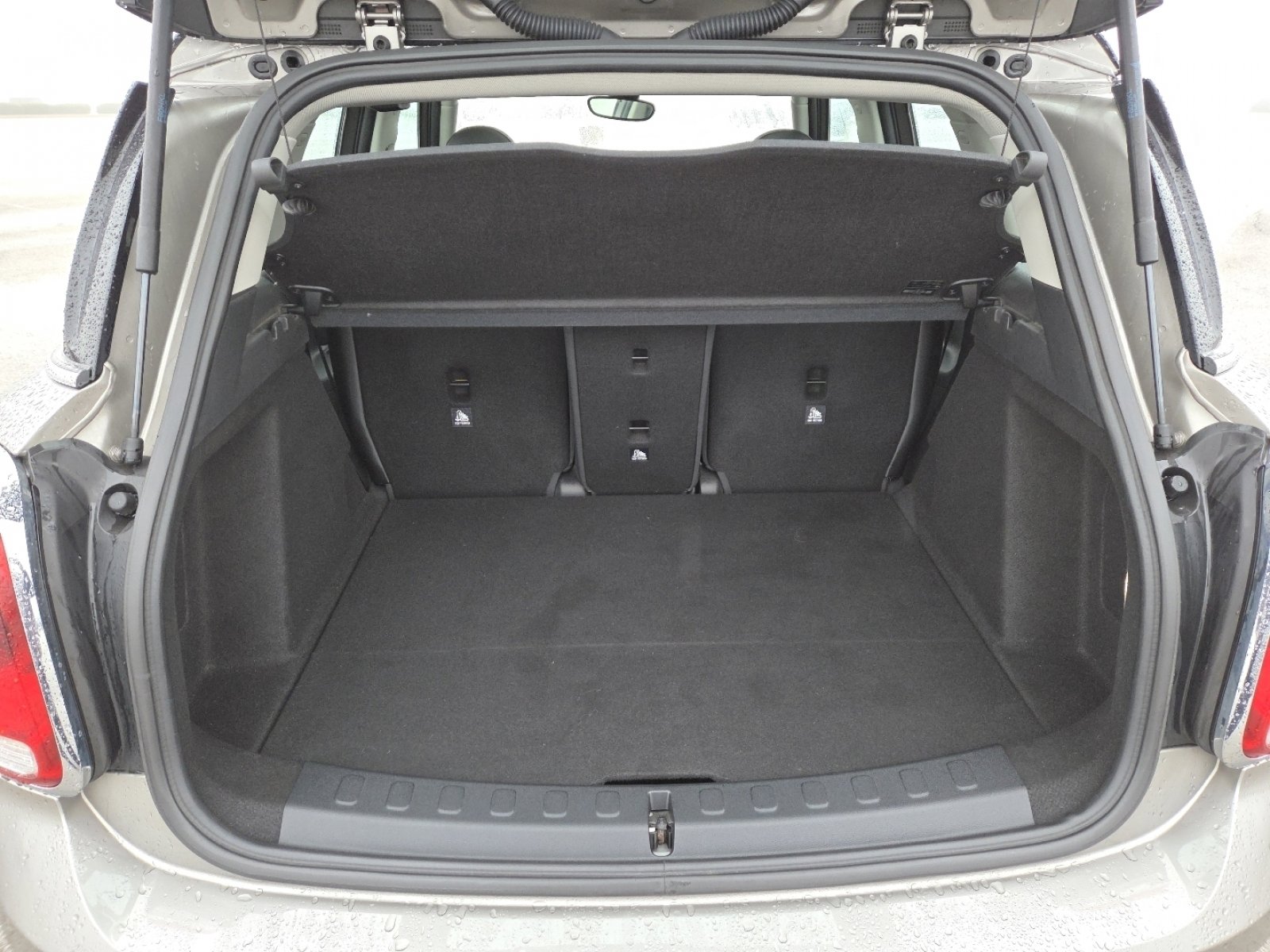 Used 2019 MINI Cooper Countryman S w/ Premium Package image 17