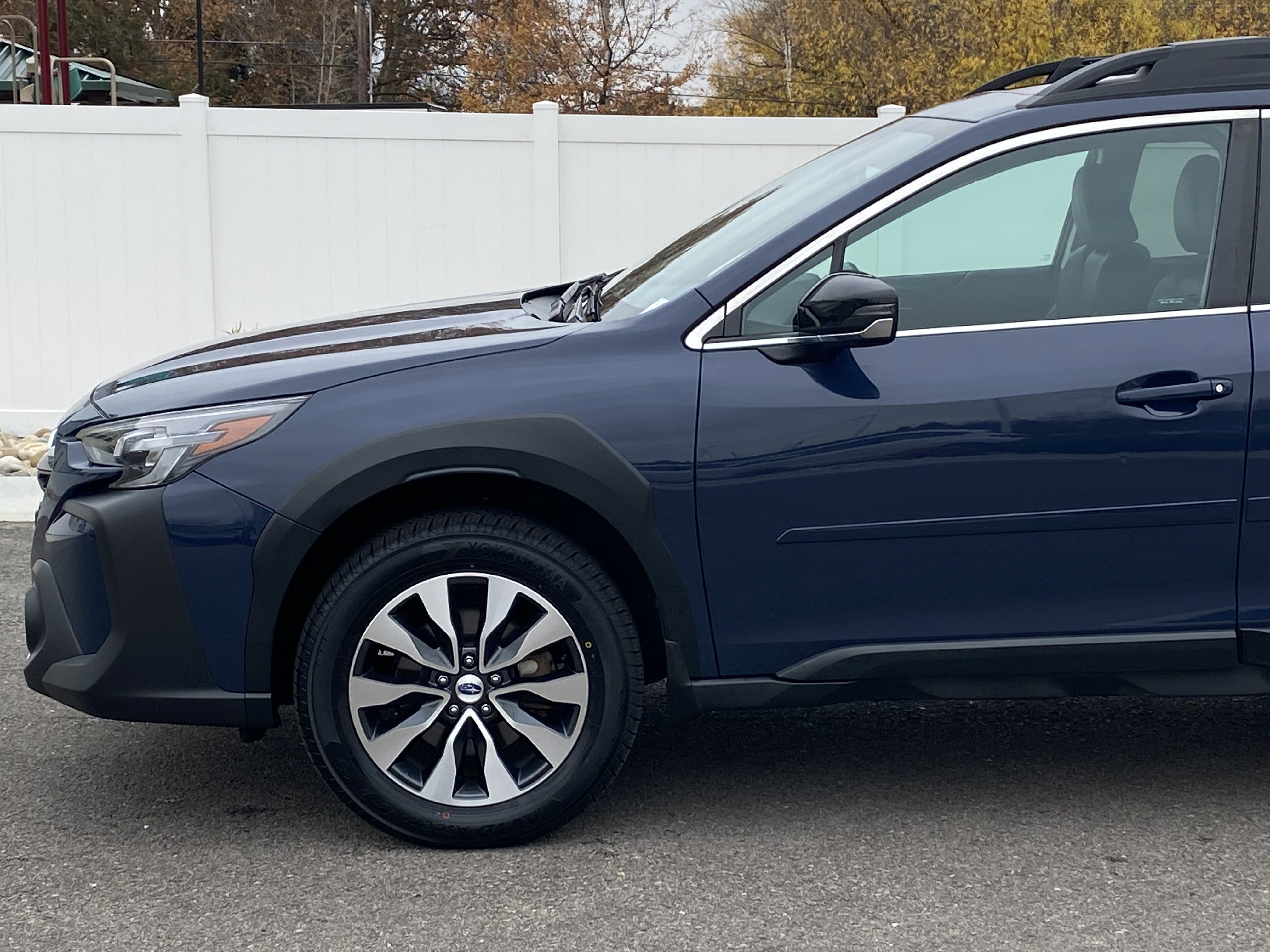 Used 2023 Subaru Outback Limited XT image 2