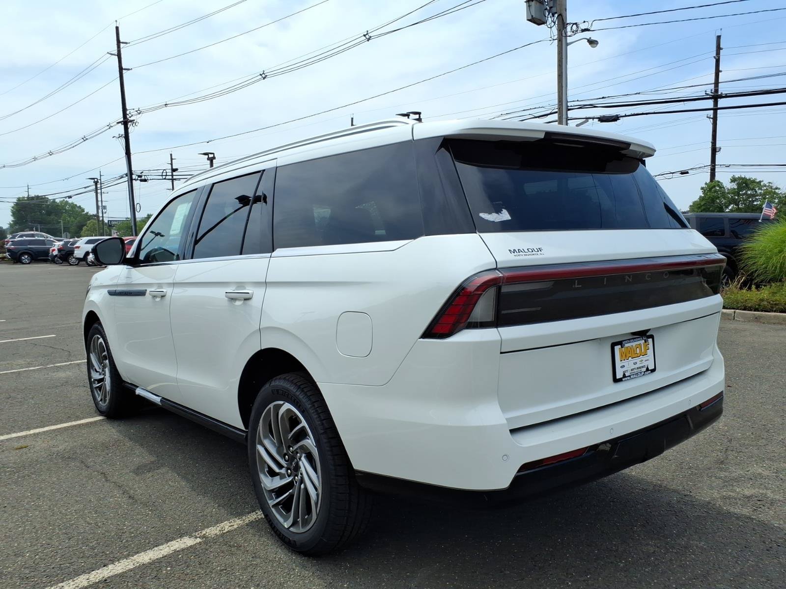 New 2027 Lincoln Navigator Reserve AWD/4WD image 4