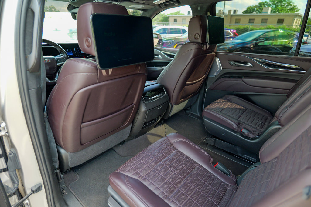 Used 2024 Cadillac Escalade ESV Premium Luxury Platinum AWD/4WD image 30