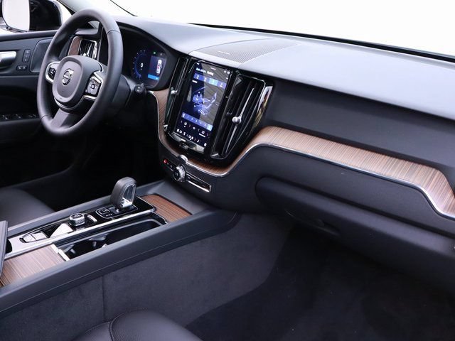 Used 2024 Volvo XC60 T8 Plus w/ Climate Package AWD/4WD image 17