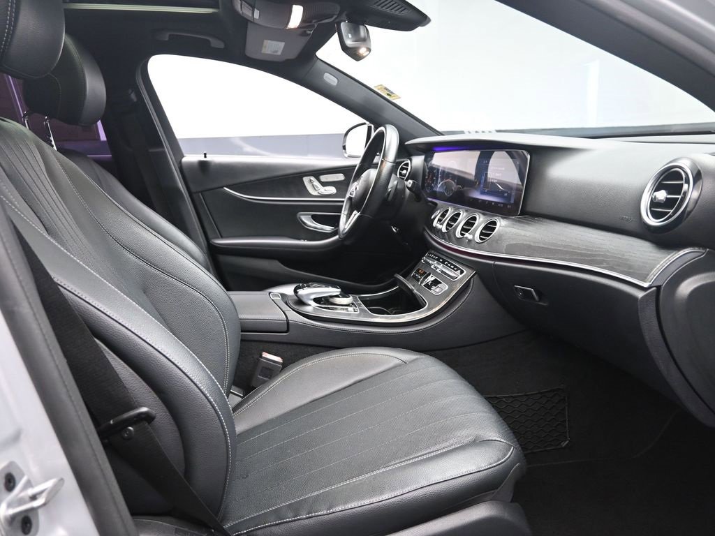 Used 2020 Mercedes-Benz E 350 Sedan w/ Premium Package image 27