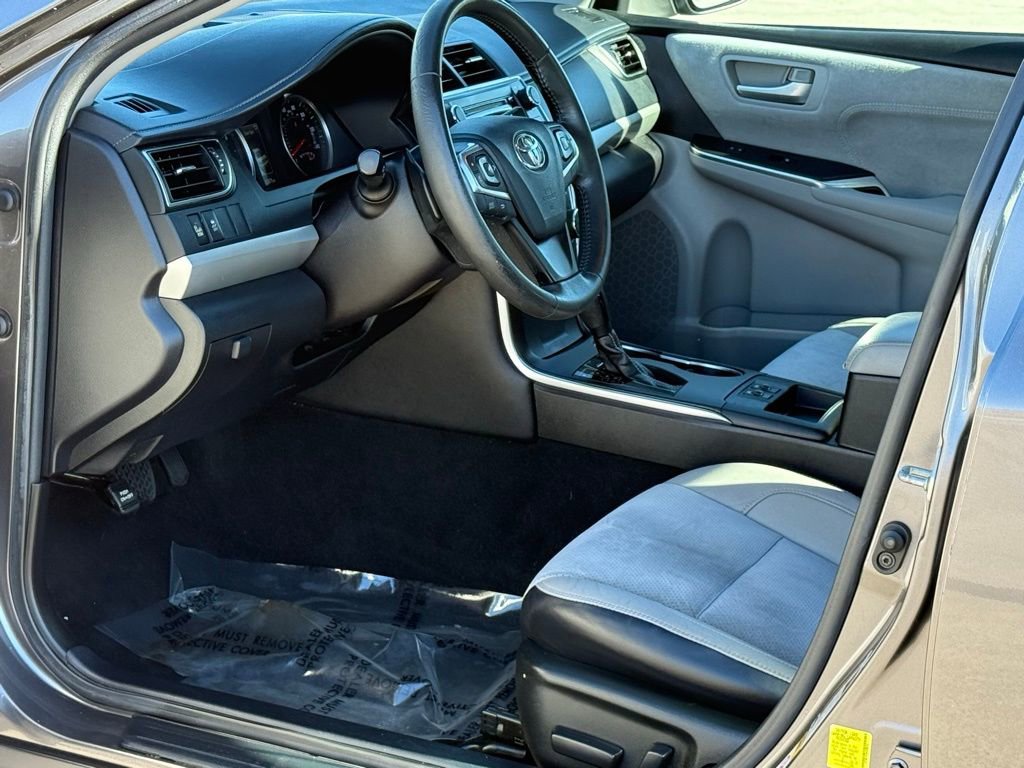 Used 2017 Toyota Camry XSE image 7