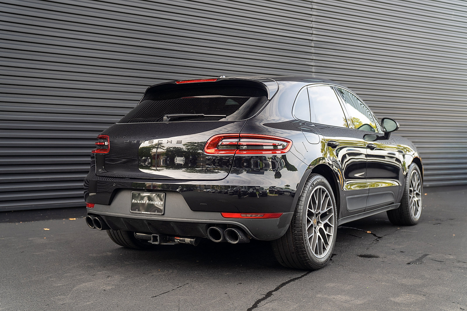 Used 2018 Porsche Macan Sport Edition AWD/4WD image 28