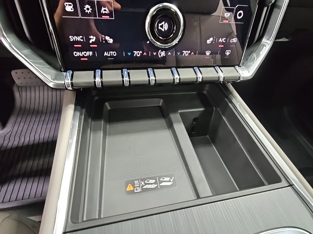 New 2026 GMC Acadia Elevation w/ Black Edition FWD image 19