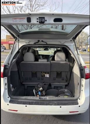 Used 2020 Toyota Sienna XLE AWD/4WD image 4