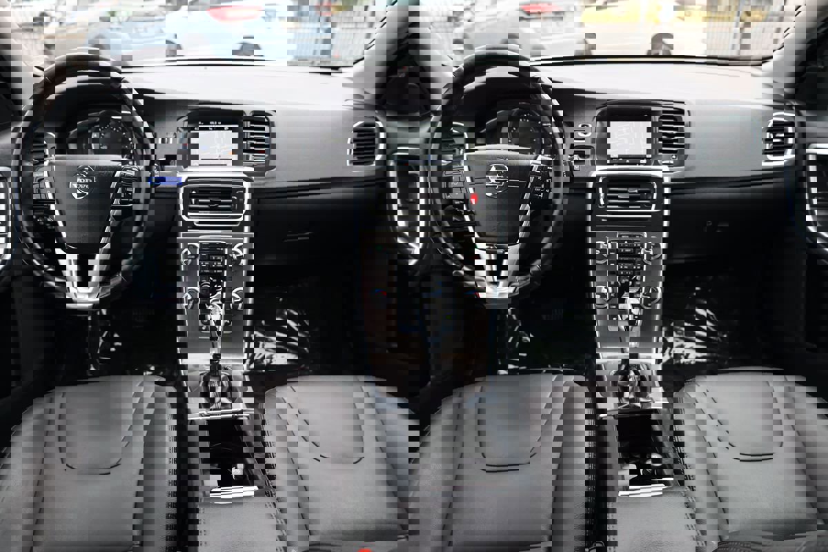 Used 2015 Volvo V60 T5 Premier FWD image 22