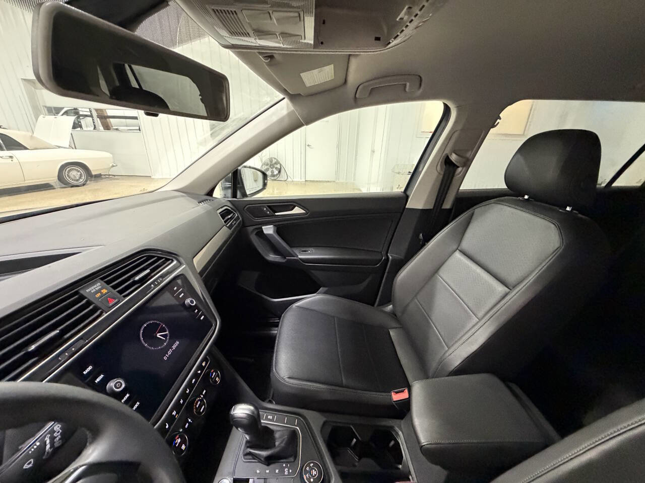 Used 2020 Volkswagen Tiguan S image 28