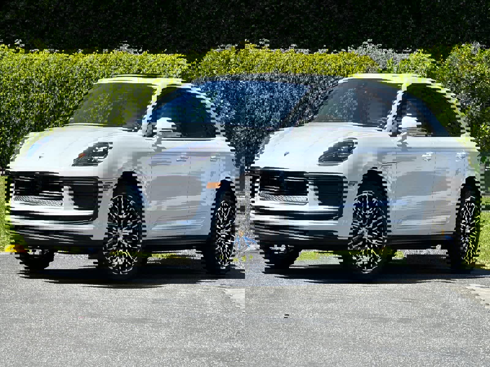 New 2026 Porsche Macan image 1