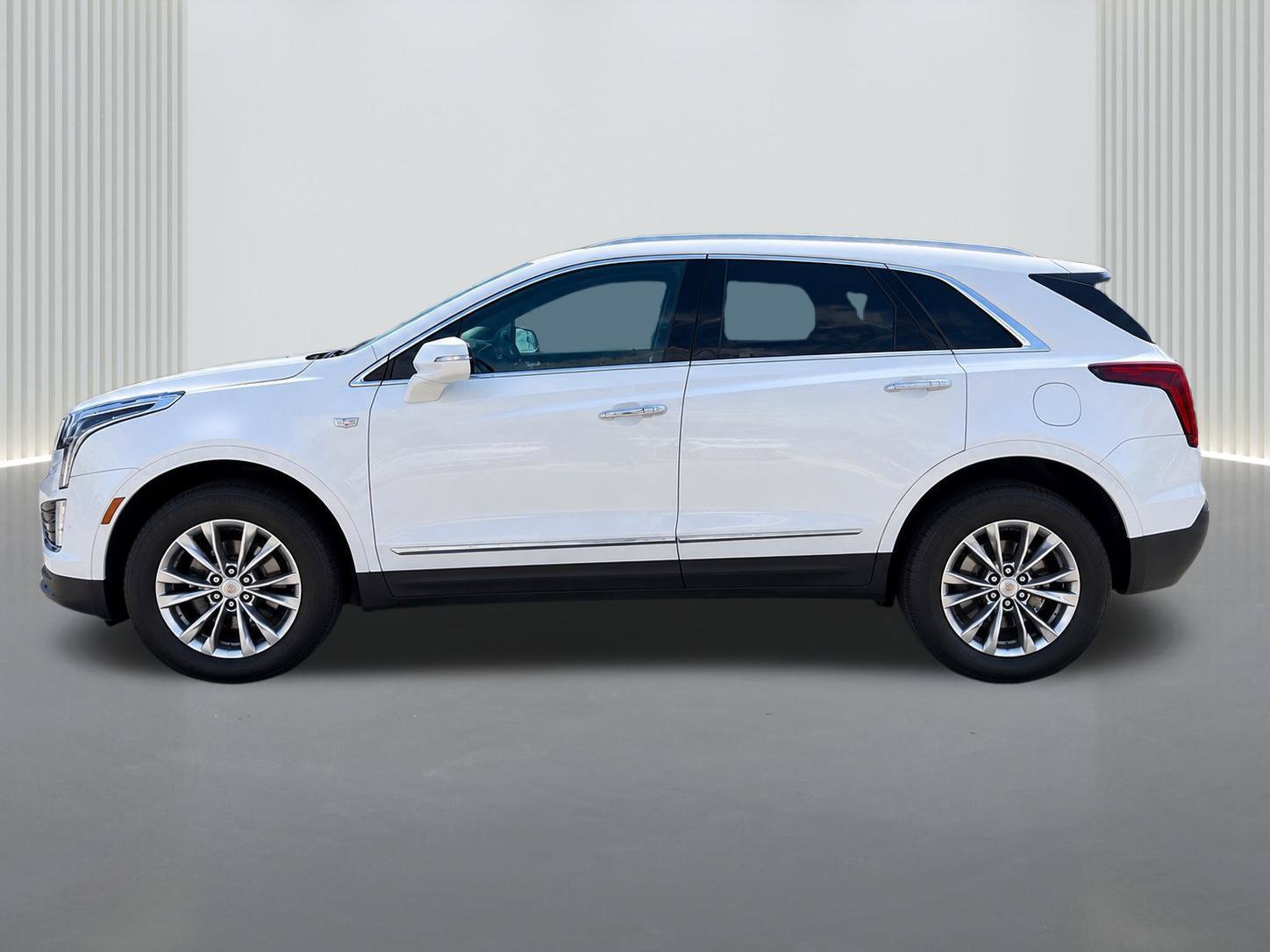 Used 2023 Cadillac XT5 Premium Luxury FWD image 3