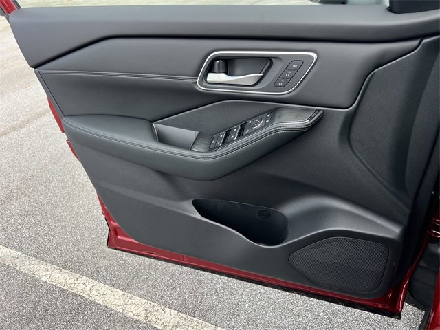 New 2026 Nissan Rogue Platinum w/ Platinum Premium Package image 15